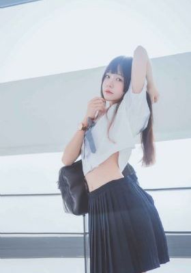 五枝红杏