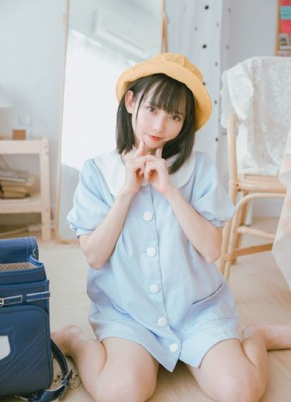 玉女嬉春